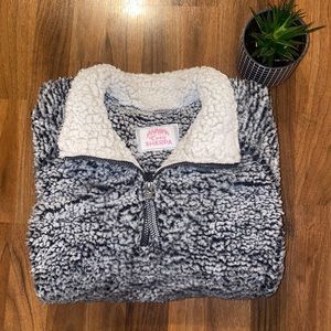 Black/grey Sherpa pullover